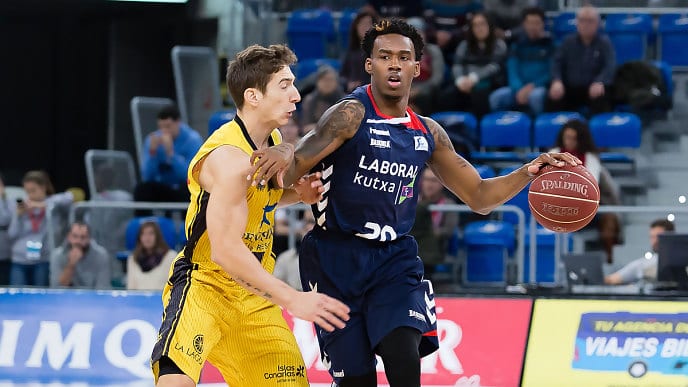 Richotti (Iberostar Tenerife) y Adams (Laboral Kutxa). Foto: ACBPHOTO (Ángel Pérez)