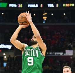 Jayson Tatum y Derrick White lideran a los Celtics a una victoria sobre los Cavaliers, 112-105