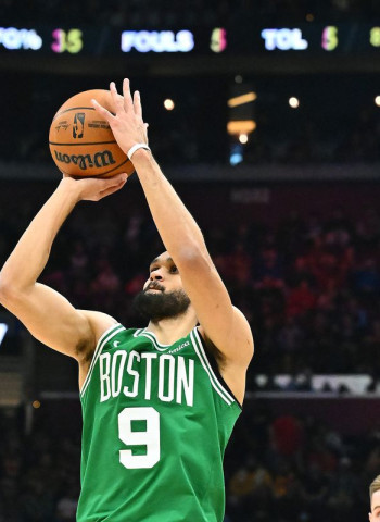 Jayson Tatum y Derrick White lideran a los Celtics a una victoria sobre los Cavaliers, 112-105