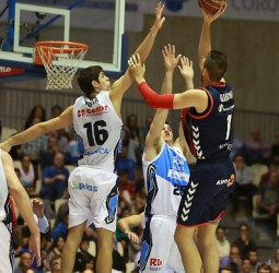 El Baskonia muestra su poderío ante el Rio Natura Monbus (76-92)