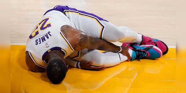 Problemas para los Lakers con la lesión de tobillo de LeBron James
