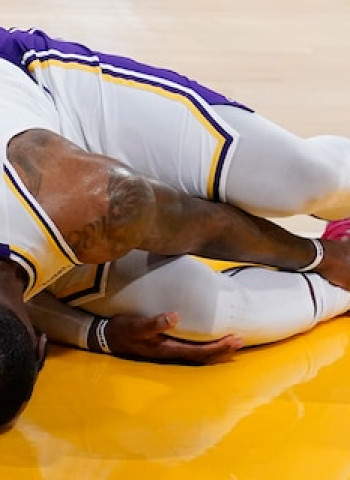 Problemas para los Lakers con la lesión de tobillo de LeBron James