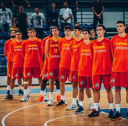Debut con una remontada para el recuerdo (70-76)