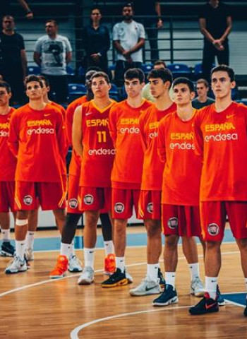 Debut con una remontada para el recuerdo (70-76)