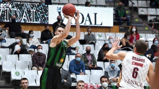 El Joventut logra un triunfo coral para mantenerse como líder invicto (92-78)