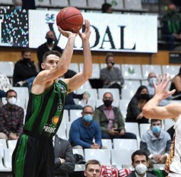 El Joventut logra un triunfo coral para mantenerse como líder invicto (92-78)