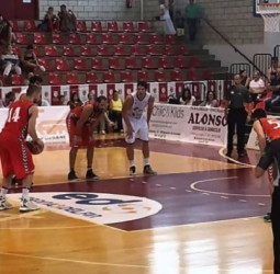 Derrota de Unicaja ante Baskonia en el segundo partido en Galicia (63-79)