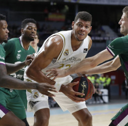 Victoria del Real Madrid ante Unicaja y mejor arranque liguero en seis años (82-71)