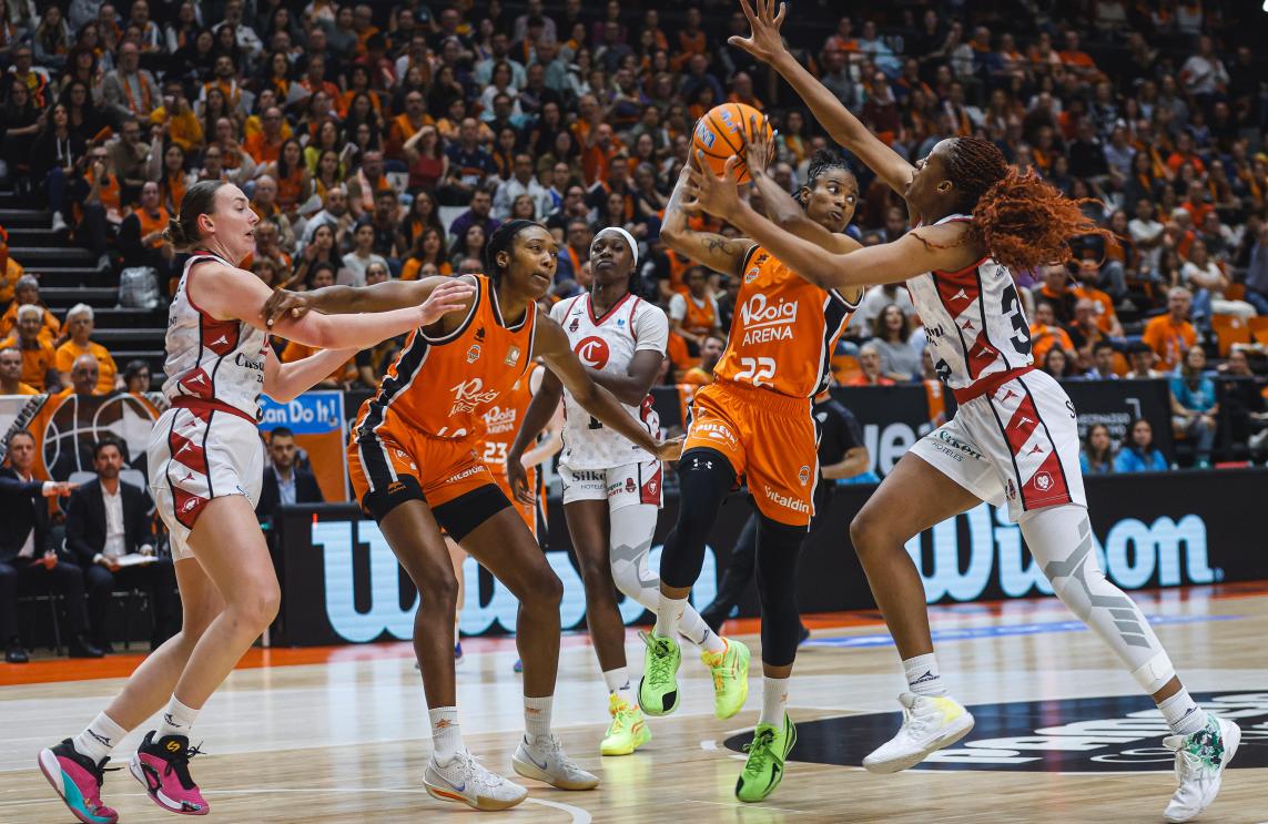 Valencia Basket quiere levantar su tercer título de liga en Zaragoza