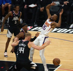 Durant y Booker dejan a los Clippers sin margen de error (100-112) [3-1]