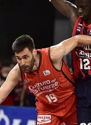 [0-1] Valencia Basket se impone en Vitoria para sumar el primer punto de las semis (82-83)