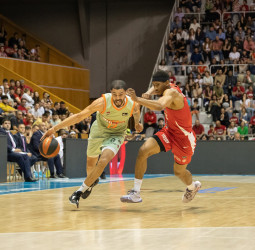 Cazoo Baskonia logra la segunda posición y se medirá a Joventut en el PlayOff (70-75)
