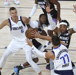Luka Doncic se marca un partido para la historia