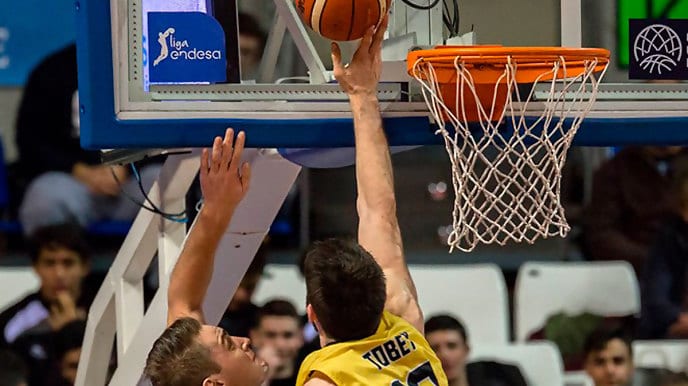 Iberostar Tenerife sigue líder (72-53)