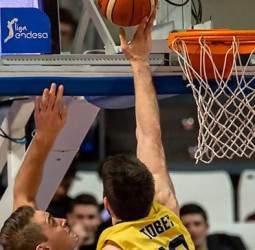 Iberostar Tenerife sigue líder (72-53)