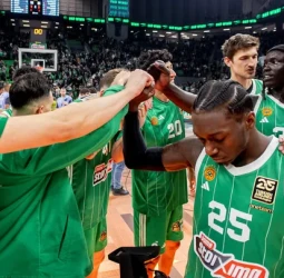 El Panathinaikos asegura la victoria frente a un combativo ALBA Berlín, 91-81