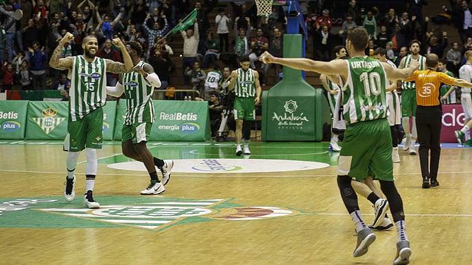 La inspiración de Schilb le da la victoria al Real Betis (89-88)