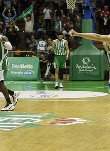 La inspiración de Schilb le da la victoria al Real Betis (89-88)