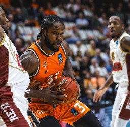 Valencia Basket aprovecha las bajas de la Reyer Venezia para imponer su ritmo (105-83)