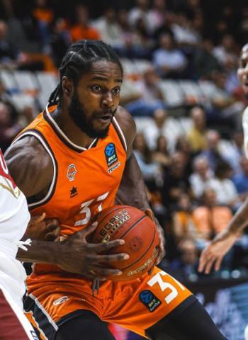 Valencia Basket aprovecha las bajas de la Reyer Venezia para imponer su ritmo (105-83)