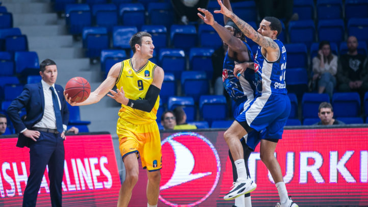 El Gran Canaria arrolla al Buducnost VOLI y sella el primer puesto a lo grande (69-94)