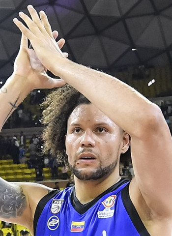 Venezuela cae ante Canadá pero clasifica a la Copa del Mundo con la derrota de Argentina