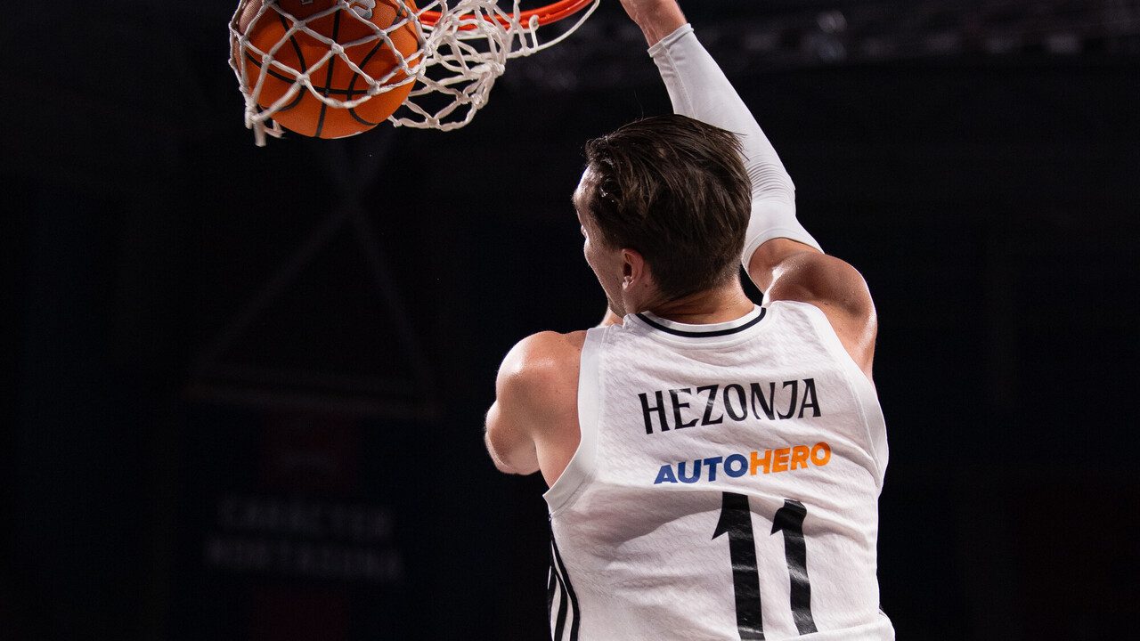 El Real Madrid se asegura ir a la Copa y se lo complica al Baskonia, 82-89