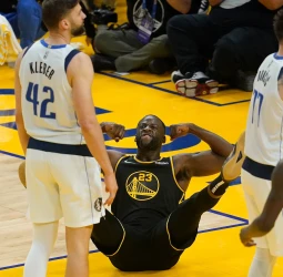 [1-0] Los Mavericks no logran superar la defensa de los Warriors (87-112)