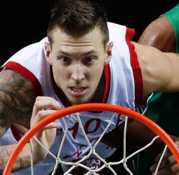 Daniel Theis comunica al Brose Baskets su marcha a los Celtics