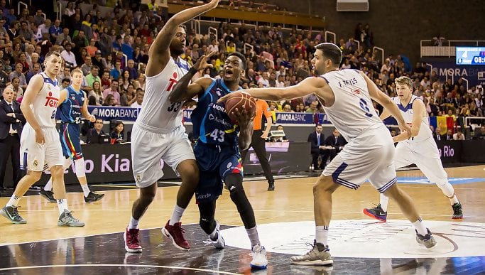 Victoria del Real Madrid en la prórroga para cerrar la Liga Regular (86-88)