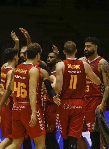Los tiradores del UCAM Murcia destrozan al Coosur Betis (55-84)
