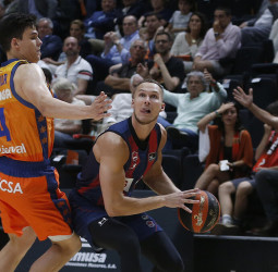 Bitci Baskonia vence en Valencia y acaricia la semifinal (79-80)