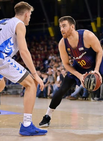 Victoria plácida del Barcelona ante el GBC. Oriola trabajador incansable (89-72)
