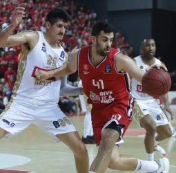 El Hapoel vence al Reyer por 90-80 y alcanza los cuartos de final
