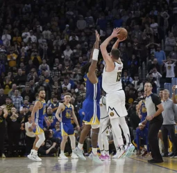 Nikola Jokic, sobre la bocina, sentencia a los Warriors