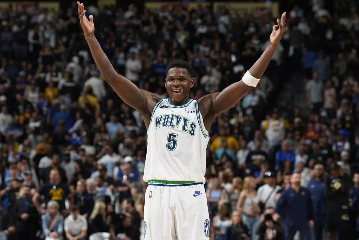 Los Timberwolves eliminan al vigente campeón Denver, 90-98 [3-4]
