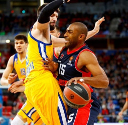 Baskonia tras superar al Khimki, da un paso adelante hacía los playoffs (87-77)