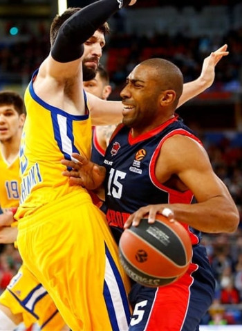 Baskonia tras superar al Khimki, da un paso adelante hacía los playoffs (87-77)