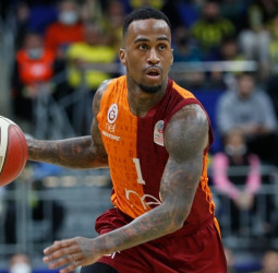 Dee Bost, experiencia exterior para el ASVEL Villeurbanne
