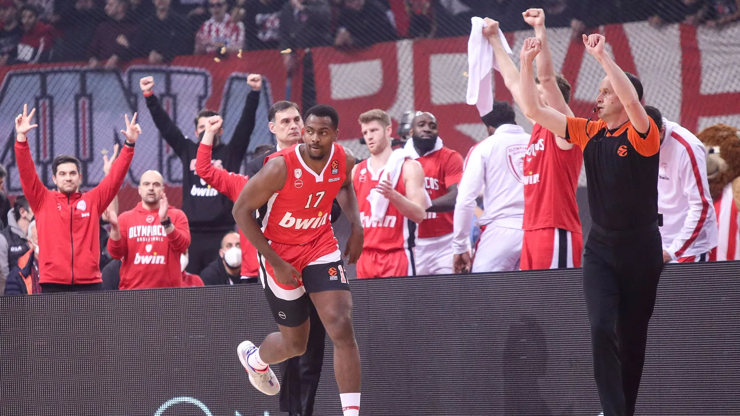 El Olympiacos destroza al Panathinaikos en el derbi heleno (101-73)