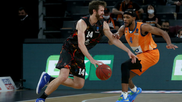 El Gran Canaria suma un agónico triunfo en Ulm (93-94)