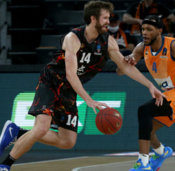 El Gran Canaria suma un agónico triunfo en Ulm (93-94)