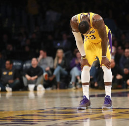 LeBron James y Los Angeles Lakers dicen adiós a los playoffs