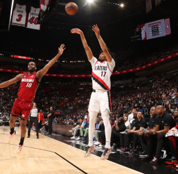 Portland Trail Blazers cosecha una victoria en Miami, 116-107
