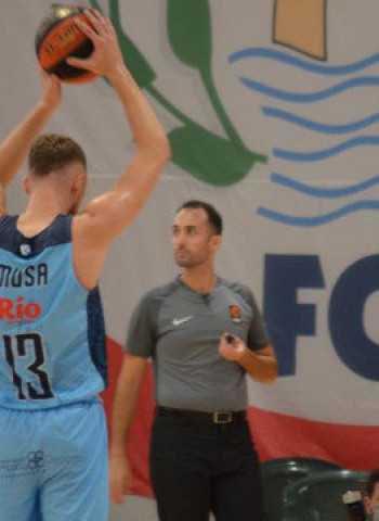 El Breogán gana con claridad el Trofeo Celtas Praias de Foz ante el Oviedo (84-49)