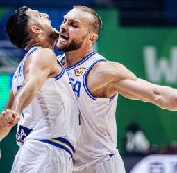 25 años después Italia estará en unos cuartos de final de un Mundial (73-57)