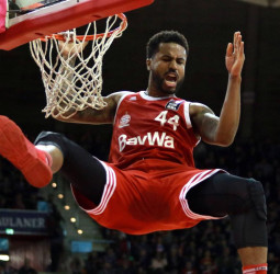 Luka Mitrovic y Bryce Taylor reforzarán al Brose Baskets
