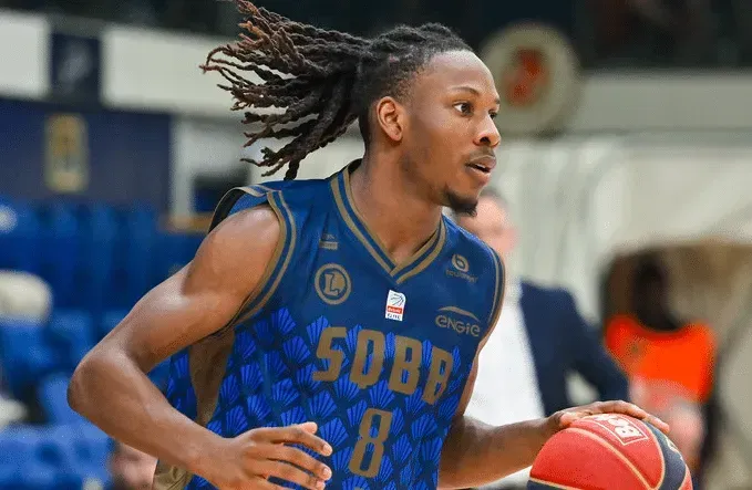 Melvin Ajinça, en las agendas del ASVEL Villeurbanne y Paris Basketball