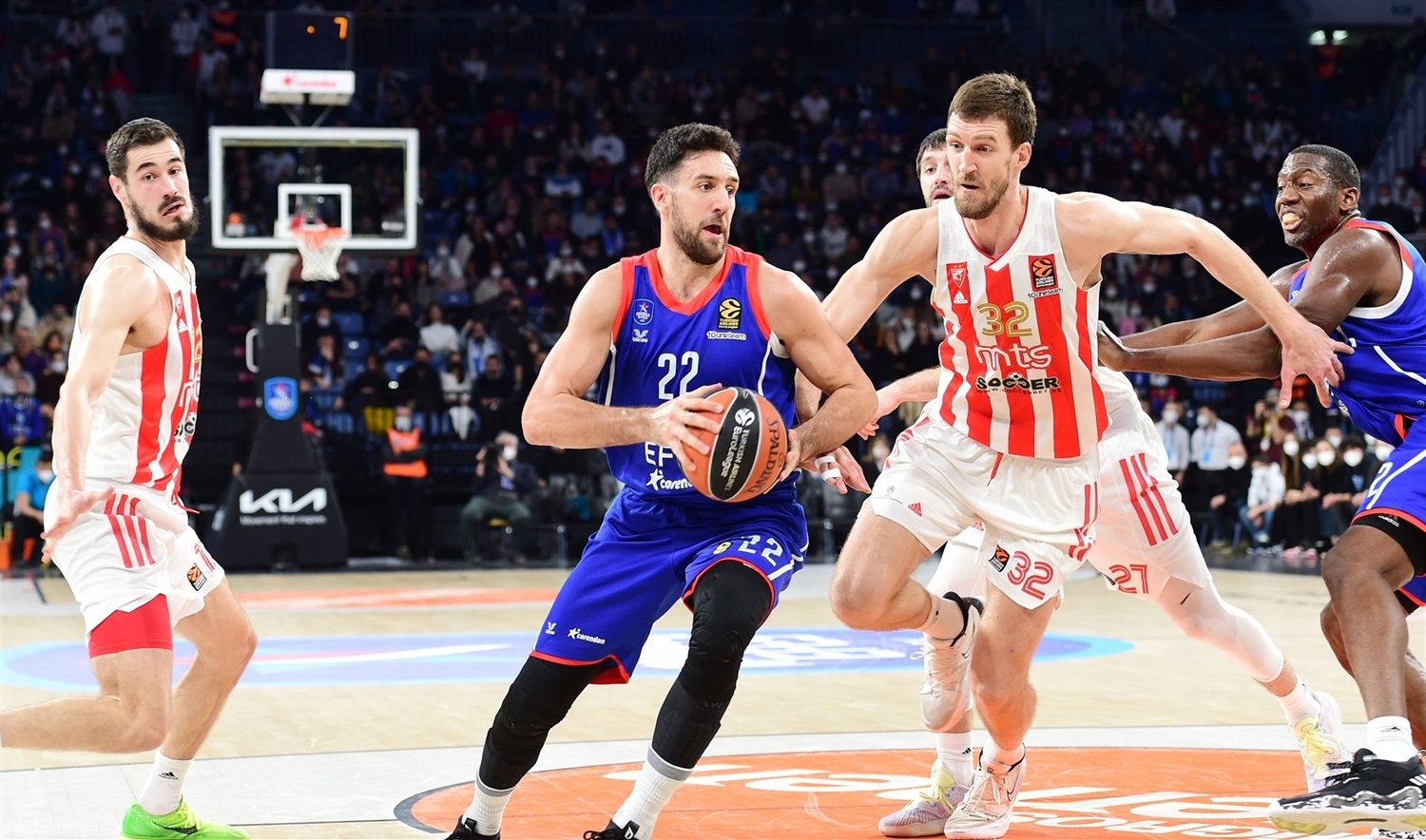 El sprint final de Micic hace al Anadolu Efes superar al Estrella Roja (84-83)