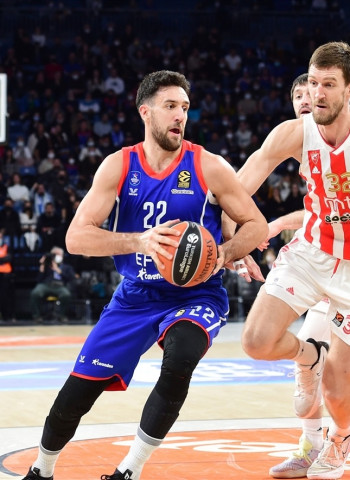 El sprint final de Micic hace al Anadolu Efes superar al Estrella Roja (84-83)